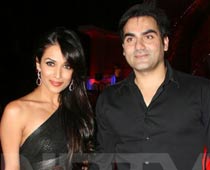 Arbaaz wishes wife Malaika on birthday 