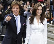 Paul McCartney pays a musical tribute to new wife