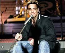 Robbie Williams leaves 'Take That' again