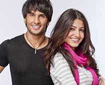  Ranveer-Anushka on KBC to promote <i>Ladies V/s Ricky Bahl</i>