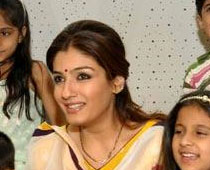 Raveena brushes up Marathi for <i>Gin Liya Aasman</i>