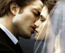 Kristen looks amazing as a bride: Robert Pattinson