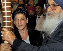 SRK regales audiences at World Cup Kabaddi inauguration