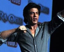 Shah Rukh happy with RA.One reviews