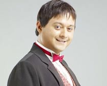 Swapnil Joshi detained at airport for carrying excess Indian currency