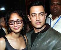 Aamir wanted to romance wife Kiran onscreen in <i>Dhobi Ghat</i>