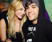 Ashlee Simpson and Pete Wentz's divorce finalised