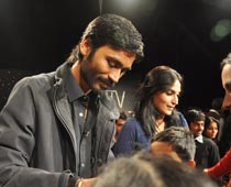 Dhanush takes Kolaveri Di to the PM's dinner