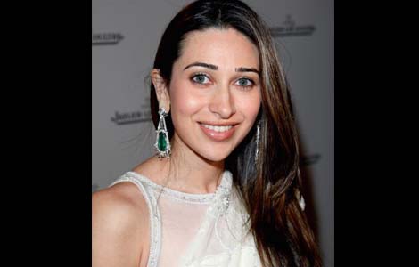 Karisma to star in <i>Satte Pe Satta</i> remake