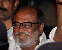 Rajinikanth to back Anna, lends hall for protest
