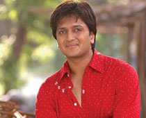 Bollywood floods Riteish with B'day wishes