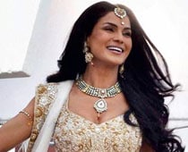210px x 170px - Veena Malik sues over nude magazine photo