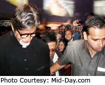 Big B's visit leads to chaos in Pune