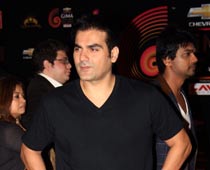 Not competing with Dabangg, says Arbaaz Khan 