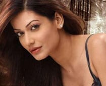 Now Payal Rohatgi is dating a wrestler