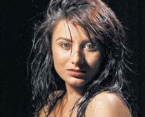 Kannada actress Pooja Gandhi joins JD(S)