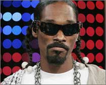 Snoop Dogg calls Kim Kardashian a "cold-blooded bitch"