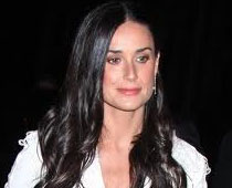  Demi Moore banned from weighing herself