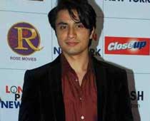  Ali Zafar visits Nizammudin dargah