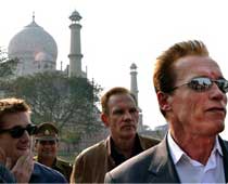  Schwarzenegger visits Taj Mahal, finds it closed