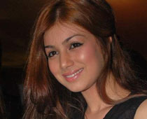 Ayesha Takia alleges "misbehaviour" by  Kingfisher Airlines staff