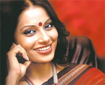 Draping a sari tough for me: Bipasha