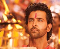 <I>Agneepath</i> overwhelms global box office, earns $3.2 mn