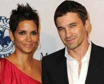 Halle Berry engaged to Olivier Martinez