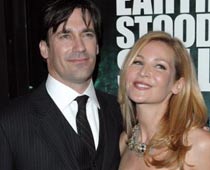 Jon Hamm doesn't feel the need to get married
