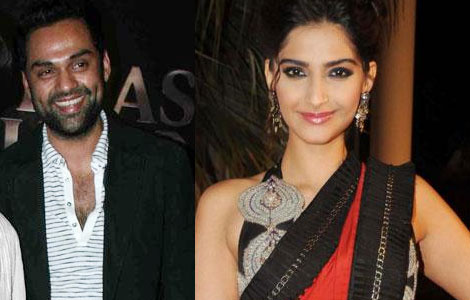 Abhay Deol, Sonam Kapoor bury the past