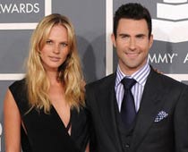 Adam Levine splits from model girlfriend