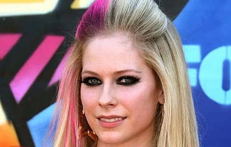 Avril Lavigne cooks to relax