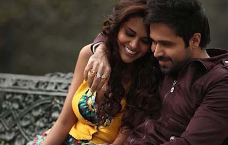 No lip-locks or bad words in TV version of <i>Jannat 2</i>