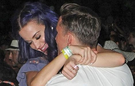 Katy Perry spotted kissing Florence guitarist