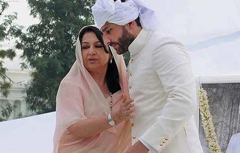 Saif, Sharmila in Bhopal to interact with people