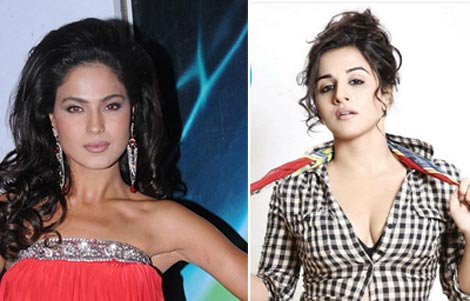 Veena Malik trying to do a Vidya Balan!