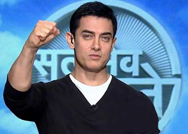 About 100,000 people dialled in to chat live with Aamir