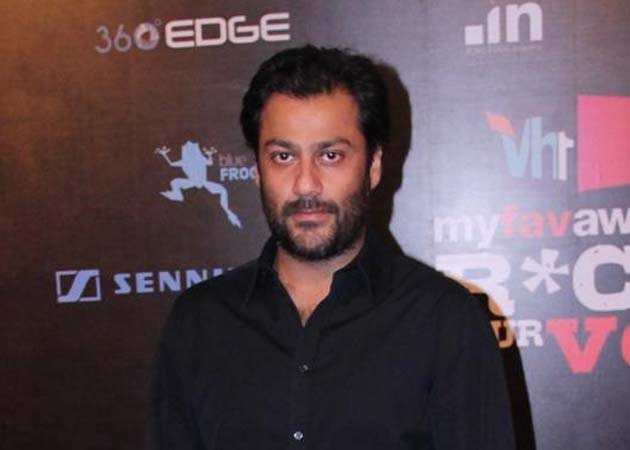 Recognise desi beauties, not foreigners, says Abhishek Kapoor