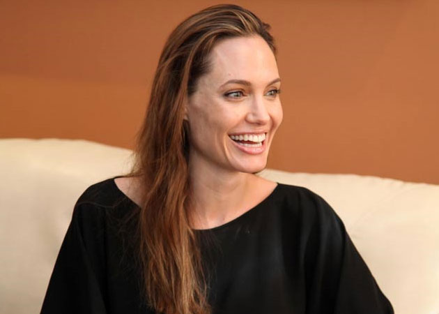  Angelina Jolie to launch anti-rape initiative in war areas