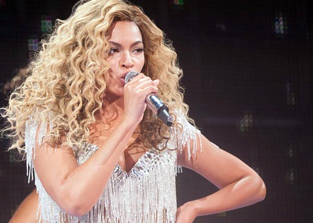 Michelle Obama, daughters attend Beyonce concert