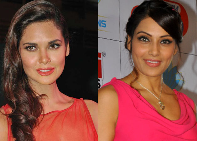 Esha, Bipasha bond over <i>Raaz 3</i>