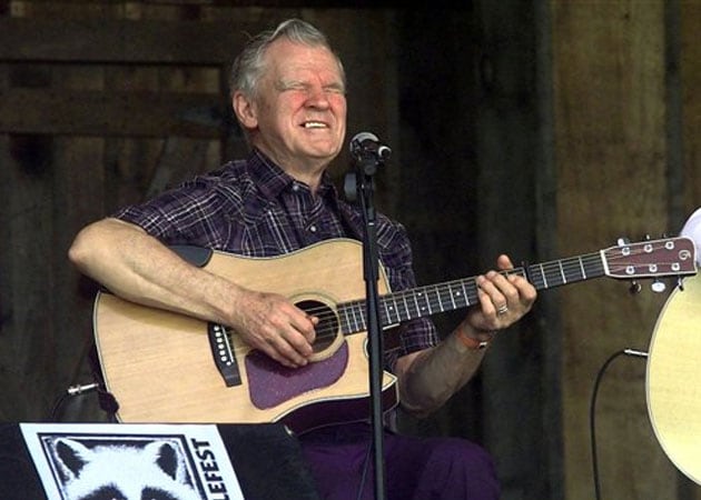 Guitar picking master Doc Watson dies at 89