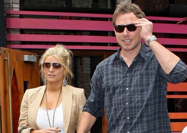 Jessica Simpson 'Dedicated' to Fixing Marriage: Report