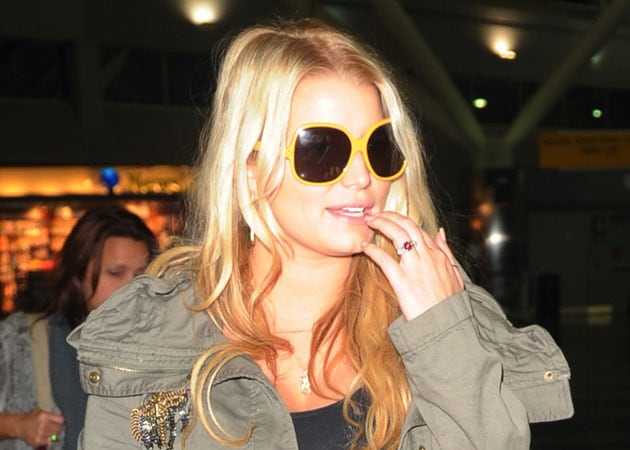 Jessica Simpson gets withdrawal symptoms when she's not breastfeeding