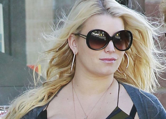 Jessica Simpson signs a $ 4 million deal