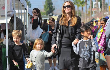Angelina Jolie's children bond with Russell Crowe