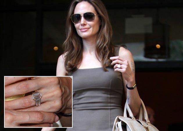  Angelina Jolie hates engagement ring?