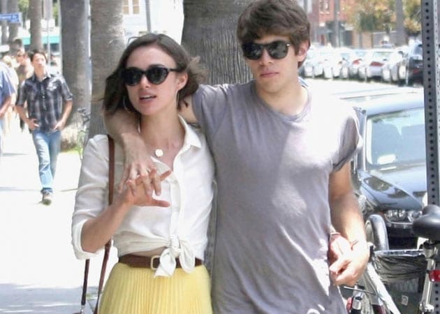 Keira Knightley to marry rock star beau James Righton