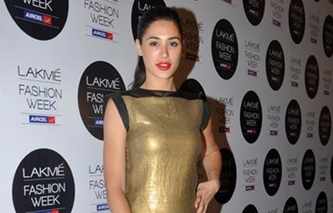 Nargis Fakhri's Hindi lessons yielding results