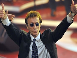Bee Gees' Robin Gibb dies after long cancer battle Bee Gees' Robin Gibb dies after long cancer battle